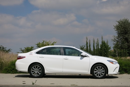 טויוטה קאמרי